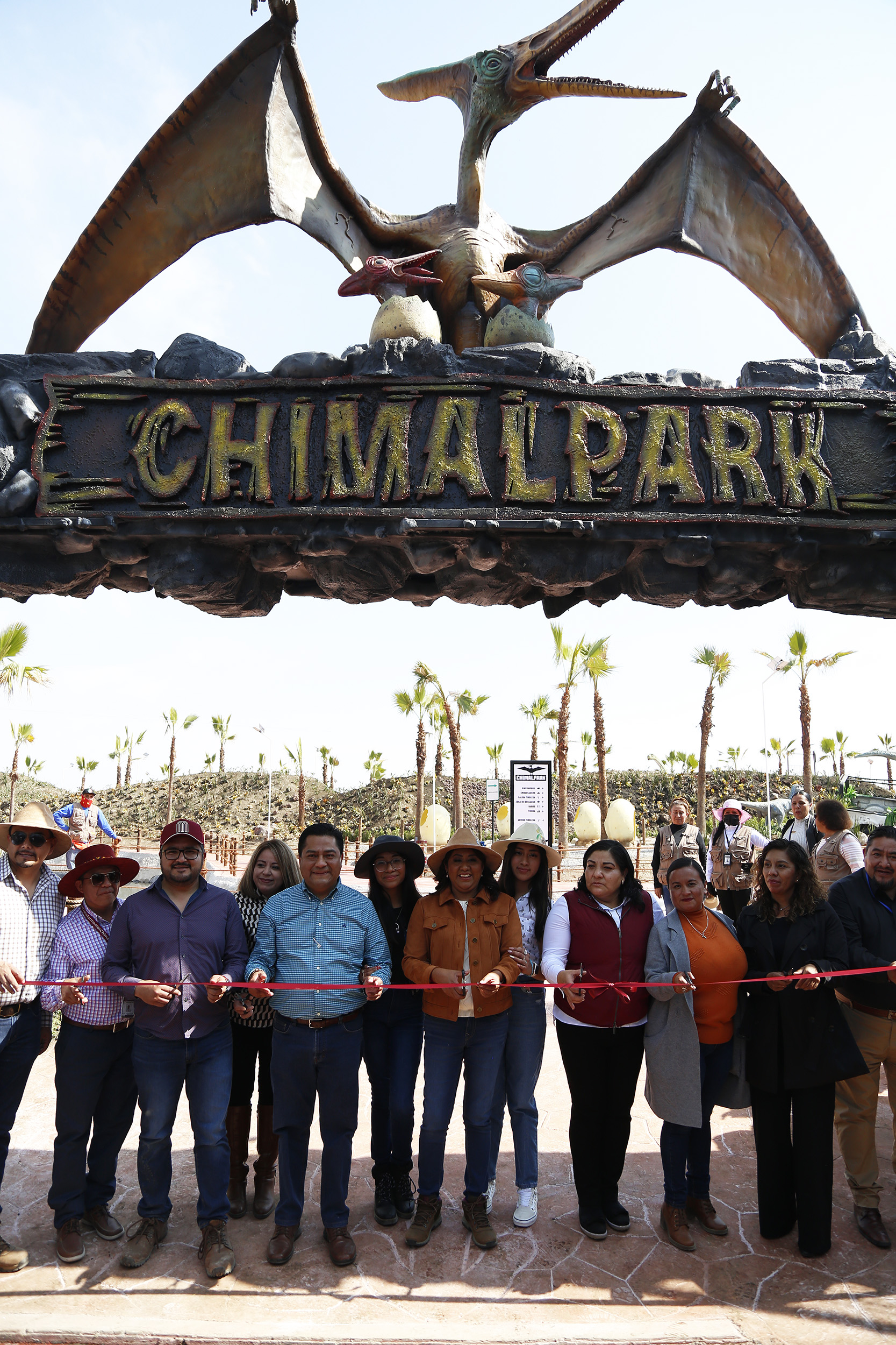 MILES DE PERSONAS ASISTEN A LA INAUGURACIÓN DEL PARQUE DE DINOSAURIOS  “CHIMALPARK” EN CHIMALHUACÁN - Gobierno de Chimalhuacán