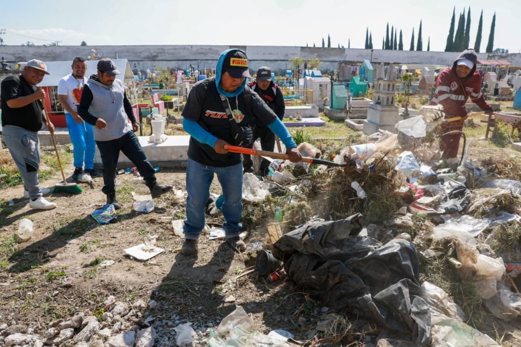 CHIMALHUACÁN REFUERZA LIMPIEZA EN PANTEÓN SANTA ROSA PREVIO AL DÍA DE ...